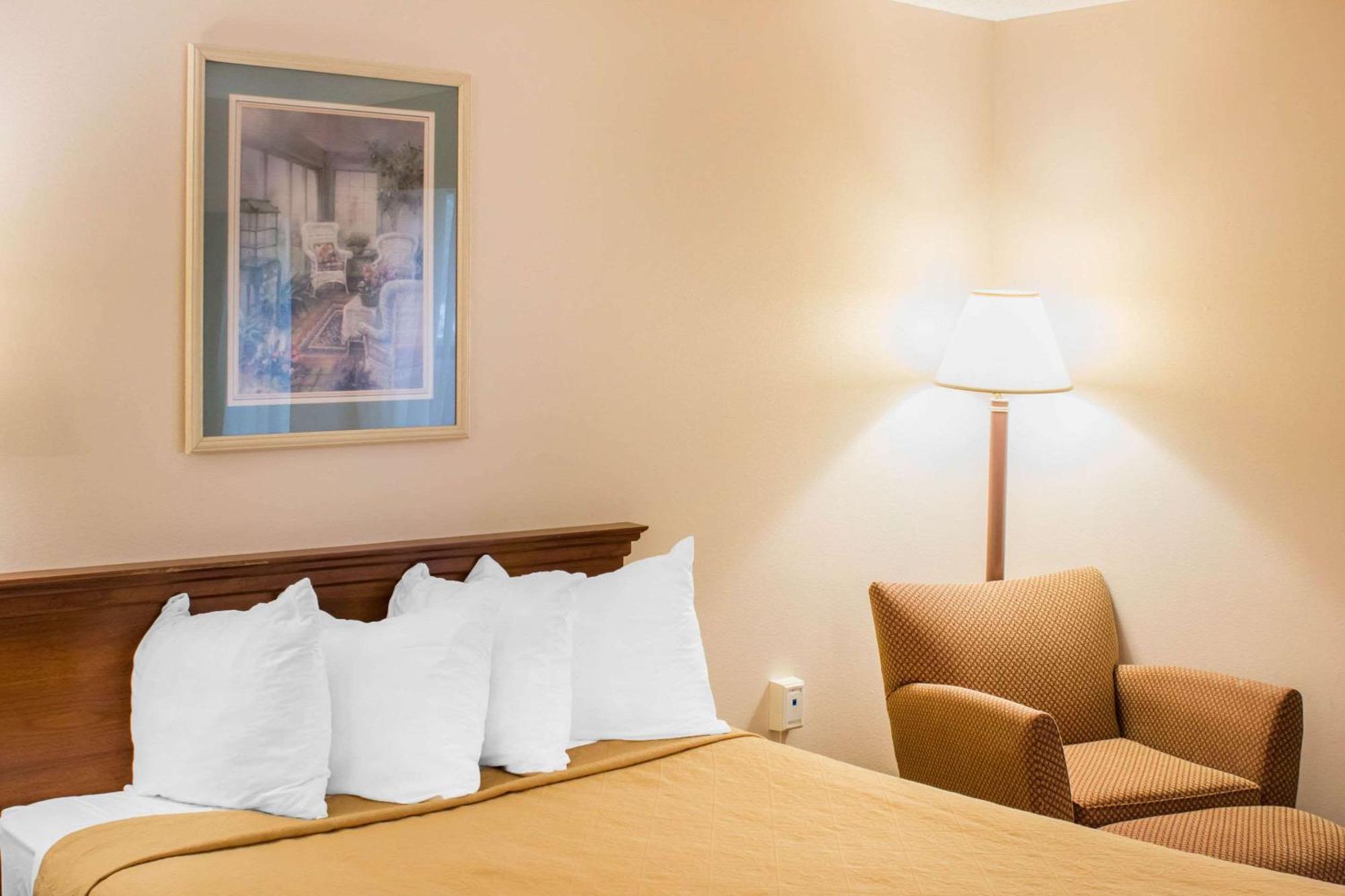Econo Lodge Raleigh Dış mekan fotoğraf
